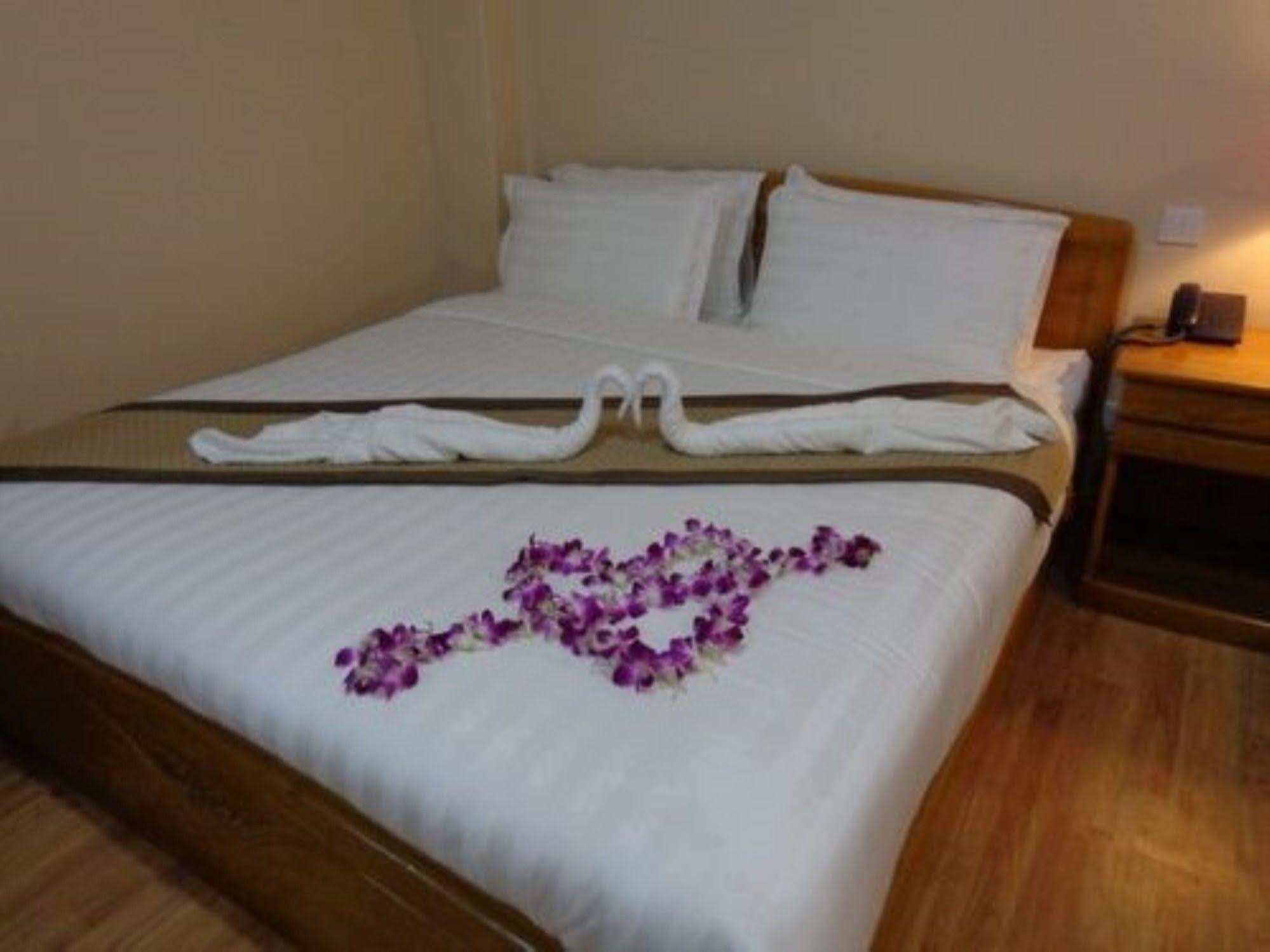 Royal Khattar Hotel Yangon Luaran gambar